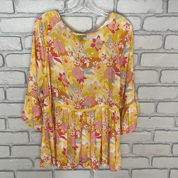 Torrid women size 2 Blouse - Picture 5 of 7